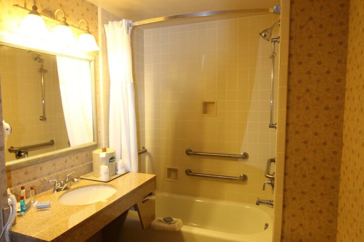 Room 10 of 42