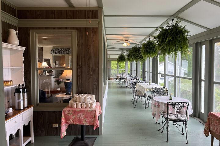 High Tide Inn