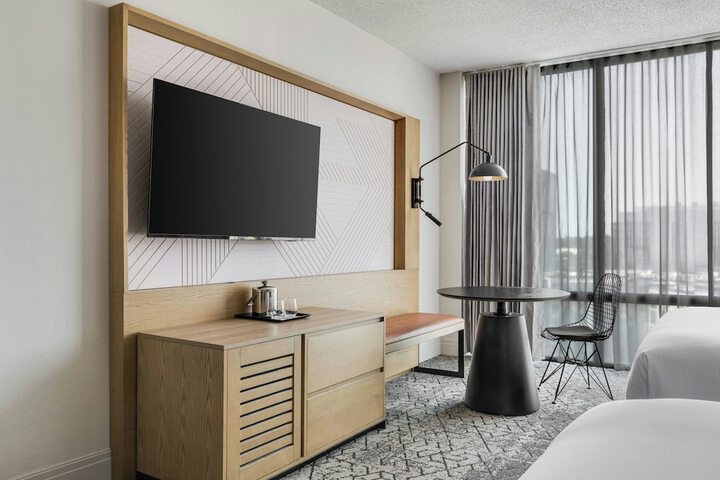 Sheraton Charlotte Hotel