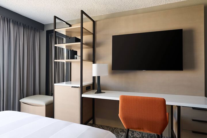 Room 19 of 34