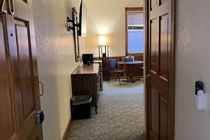 Room 30 of 74