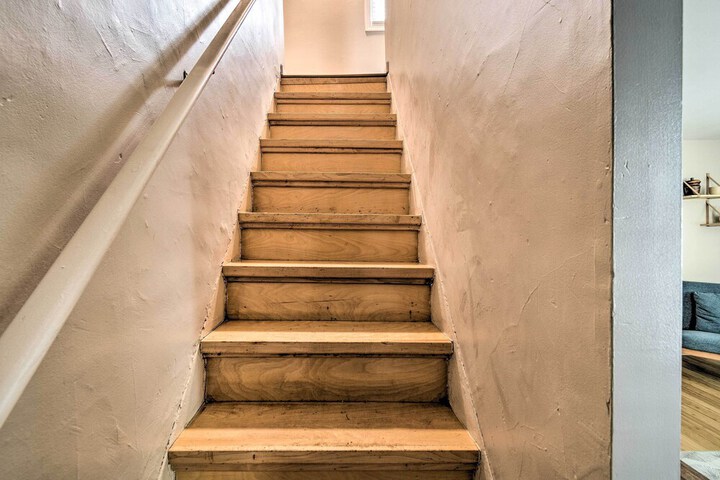 Walk to Parks & Dining: Cozy Canandaigua Home!