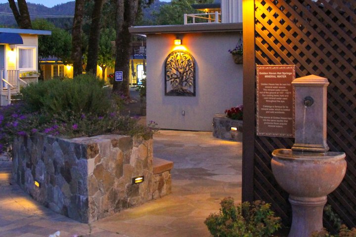 Hotel Exterior 52 of 57