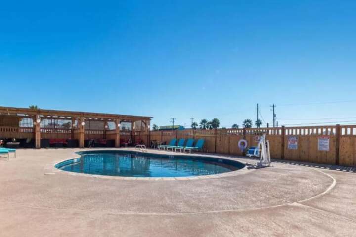 Pool 3 of 26