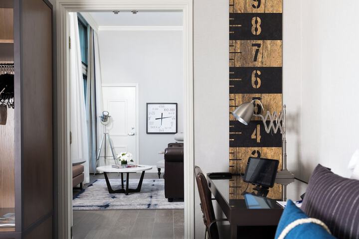 Room 17 of 34