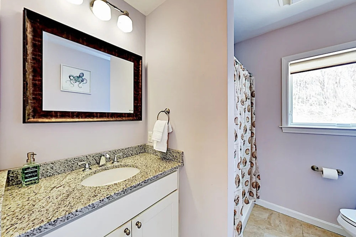 Quiet Family - 4 Br Home
