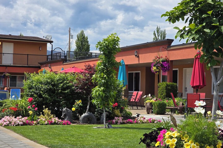 Sahara Courtyard Inn