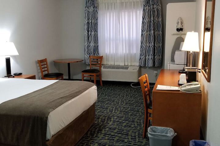 Room 9 of 40