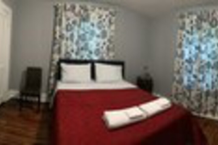 Pontiac Guest House
