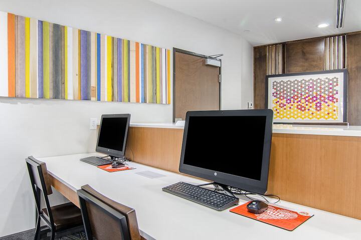 Business Center 19 of 19