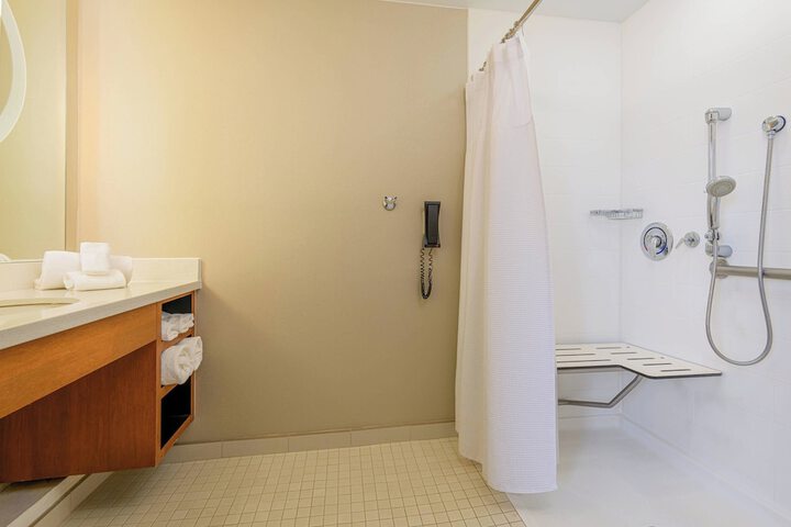 Room 16 of 33
