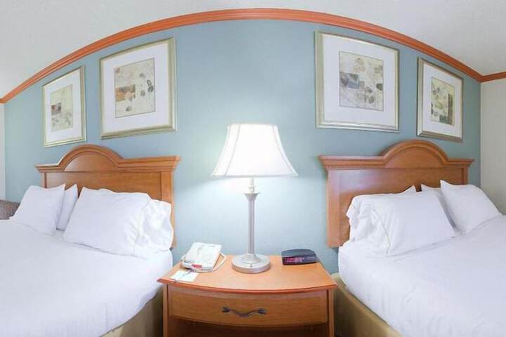 Room 17 of 44