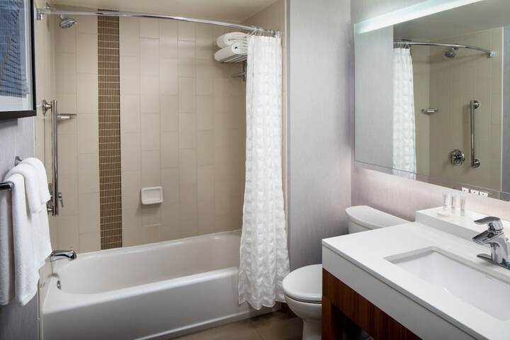 Hyatt Place Nashville Downtown