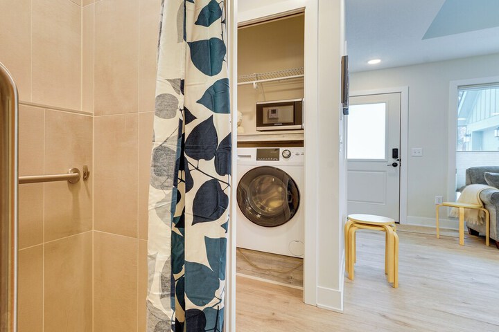 1 Mi to Carleton College: Wfh-friendly Apartment