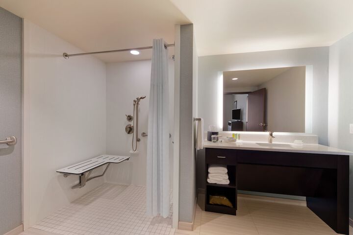Room 14 of 27