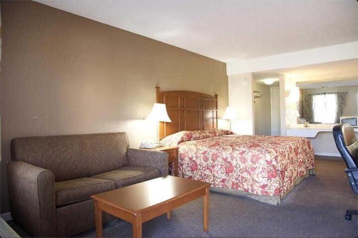 Room 21 of 34