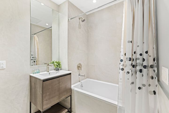 Global Luxury Suites at the Arches