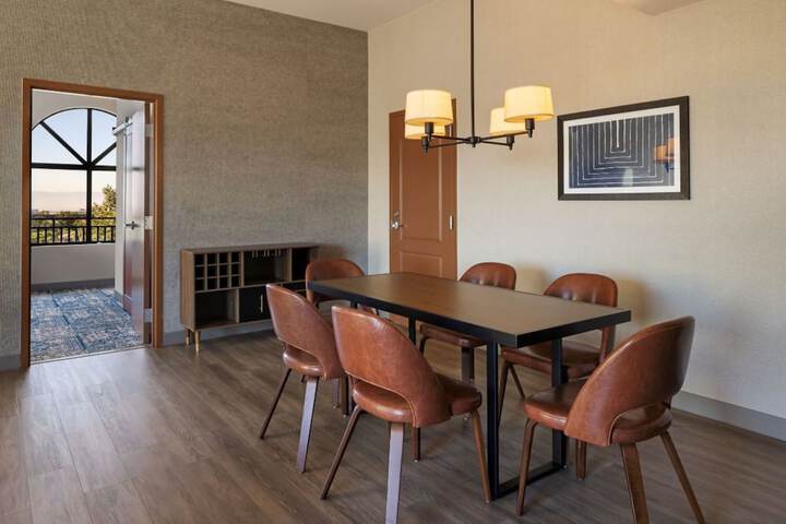 Four Points by Sheraton Ontario-Rancho Cucamonga