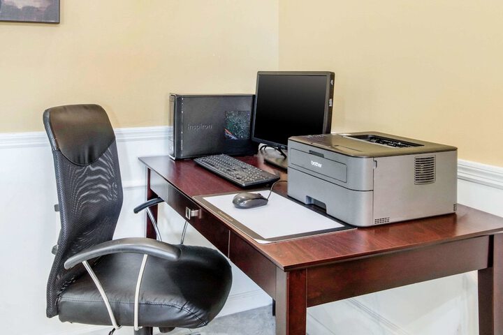 Business Center 24 of 26