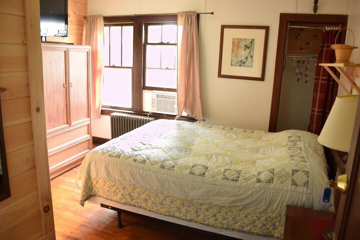 Room 110 of 156