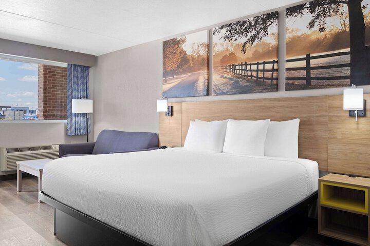 Room 48 of 70