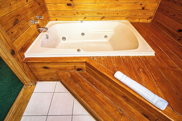Hot Tub 26 of 27