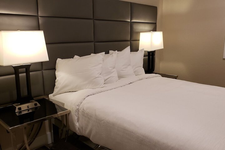 Room 12 of 32