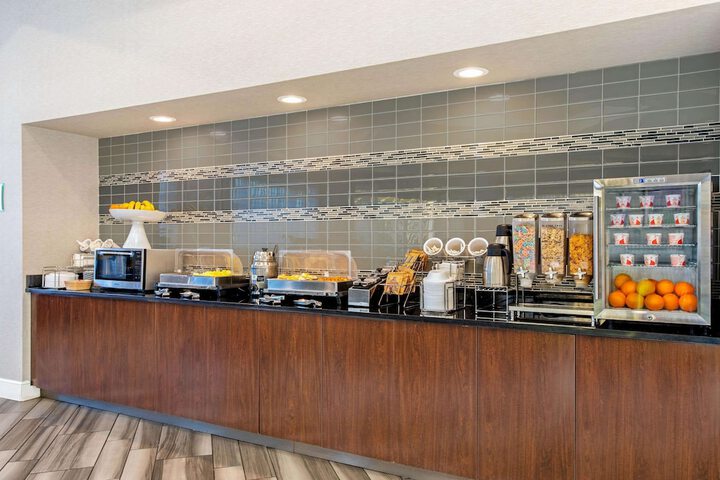 Breakfast/Coffee Service 69 of 77
