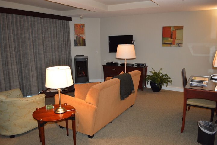 Whale Cove Inn