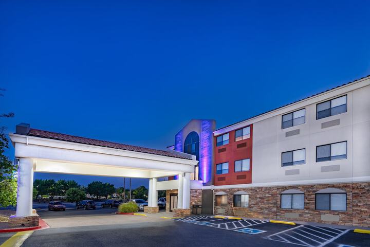Hotel 4 of 49