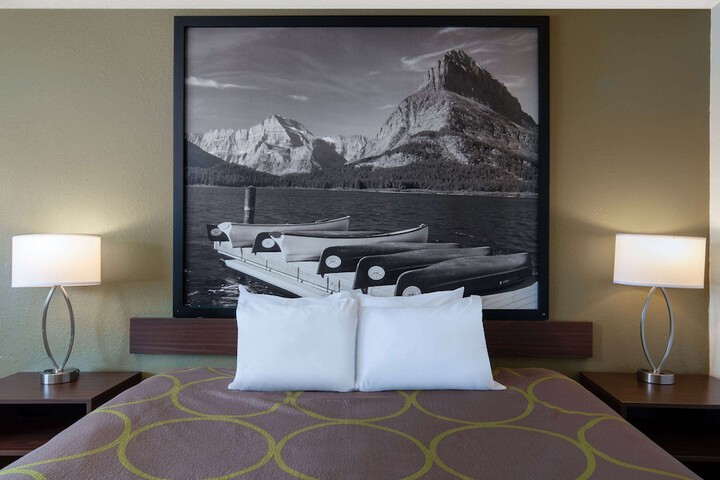 Room 16 of 36