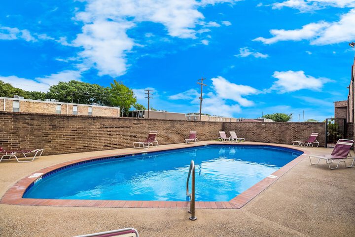 Pool 6 of 53
