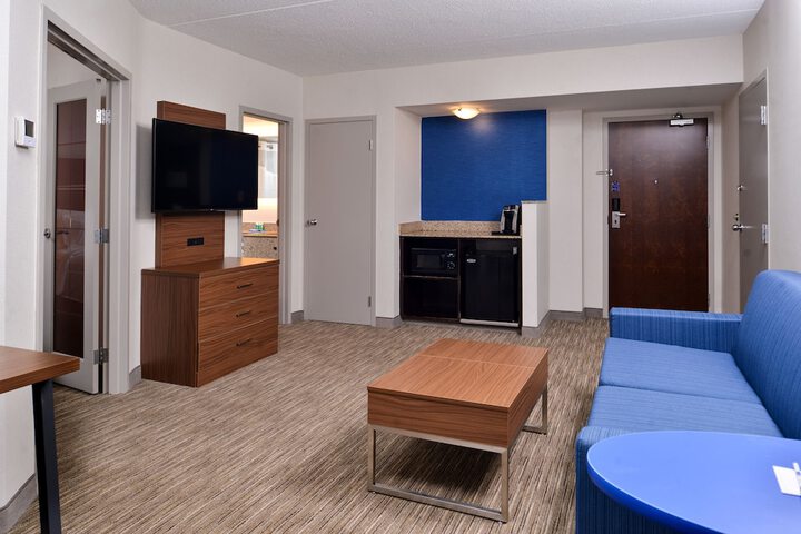 Room 7 of 30