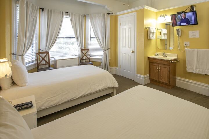 Room 102 of 116