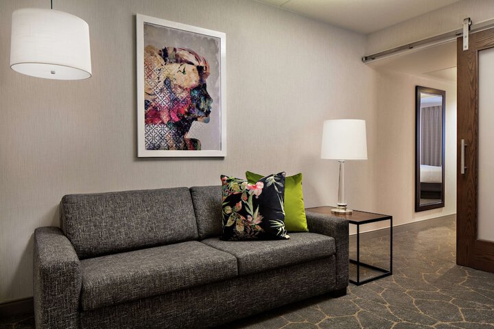 Room 33 of 48