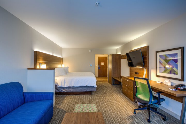 Room 13 of 31