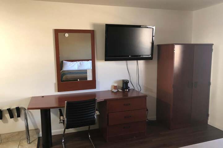 Room 19 of 25