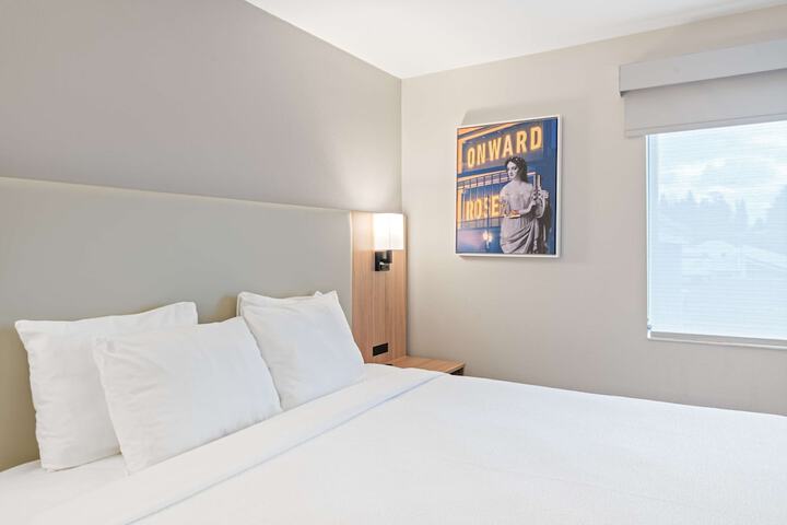 Best Western Lake Oswego / Portland Hotel & Suites