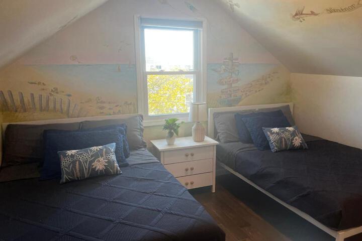 Lux 3 Bd - Perfect & Parking & Massive Patio