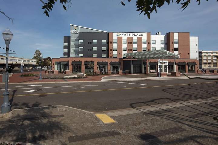 Hotel 10 of 64