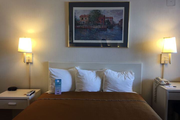 Room 18 of 62