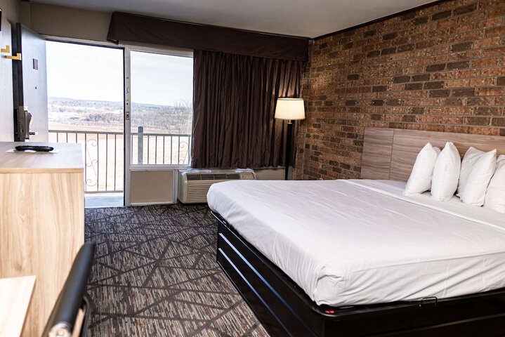 Room 7 of 10