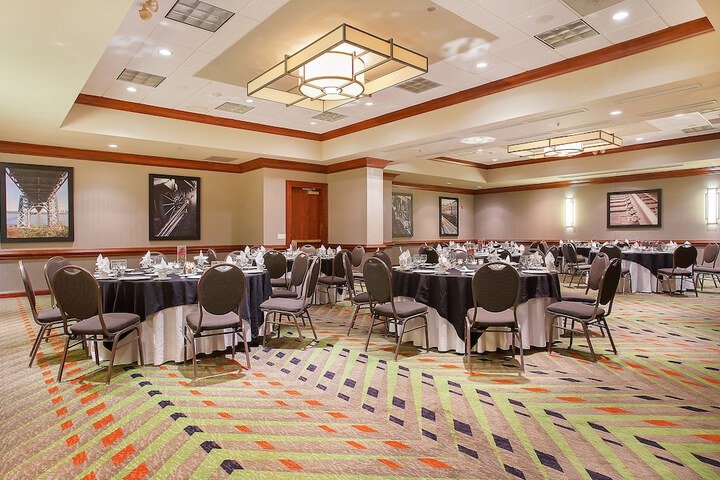 Holiday Inn University Plaza-Bowling Green by IHG