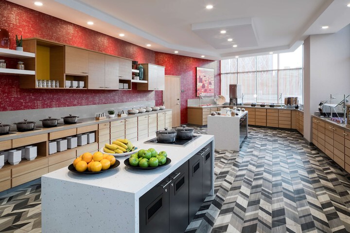 Hyatt Place Tempe / Phoenix / University
