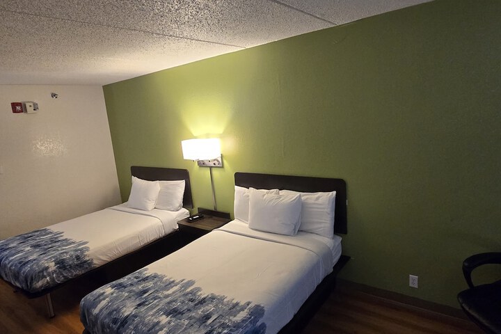 Room 11 of 29