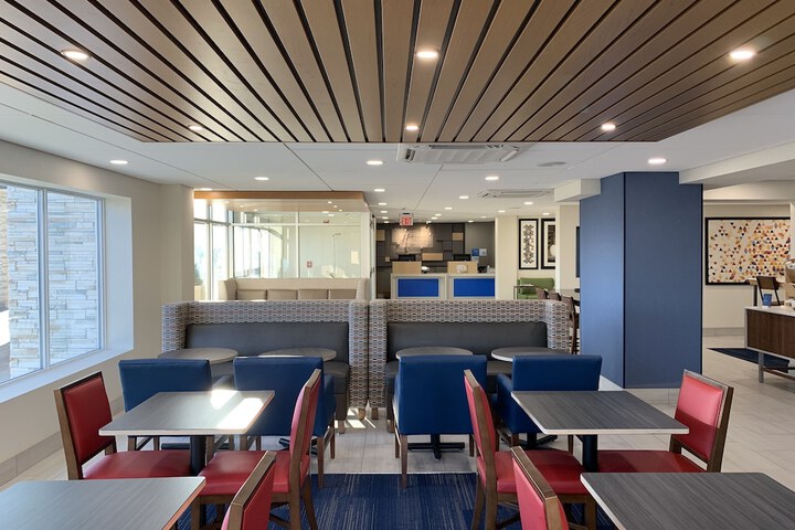Holiday Inn Express Allentown North by IHG