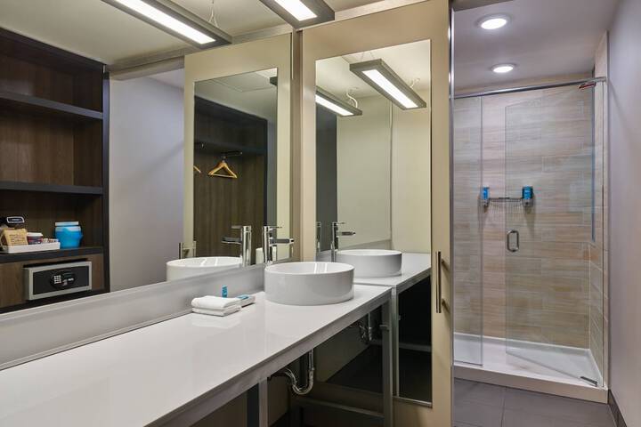 Room 6 of 21