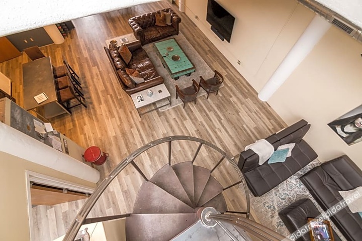 Penthouse Loft in The Heart of Downtown