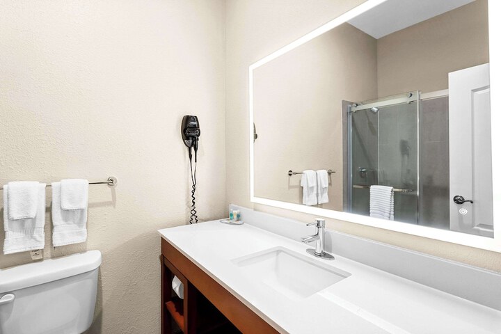Room 28 of 54