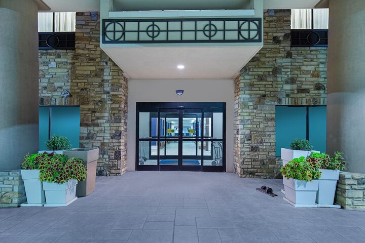 Holiday Inn Express Cleveland Northwest by IHG